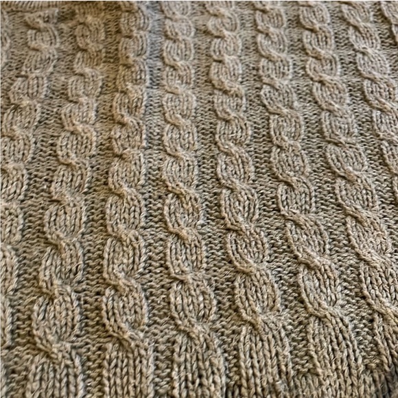 Cherrys Brand Olive Green Cropped Cable Knit Sweater - Picture 4 of 7